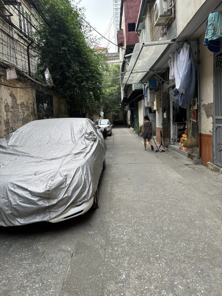 Bán gấp, chủ đi nước ngoài - Giảm 500 triệu nhà Hào Nam - Diện tích 40m² - 3 tầng, MT 3m - Giá 4 tỷ