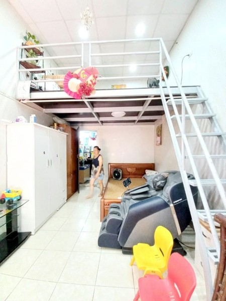 Bán nhà phố Dương Văn Bé, Hai Bà Trưng, 30m ra ô tô - Mua đất có nhà ở - 36m2 - giá bán 2.8 tỷ