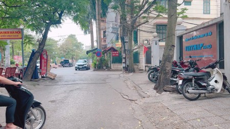 Bán đất tặng nhà phố Hoàng Cầu – Ô Tô Tránh Đỗ - Dt224m2 . Giá 52tỷ