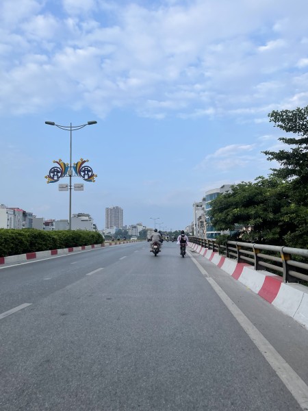 Chính chủ nhờ bán gấp - Đường Cầu Giấy - Trung tâm quận - Tiện ích vô vàn - Nhỉnh 5 tỷ