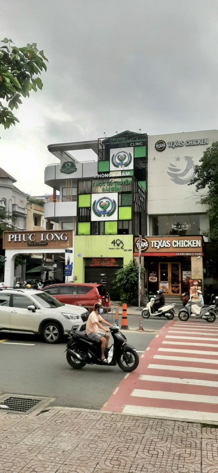 Cho thuê nhà nguyên căn 1 trệt 2 lầu, mặt tiền đường Phan Văn Trị, đối diện siêu thị Emart