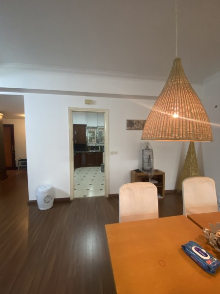 Cần bán căn hộ góc toà E5 Ciputra rộng 200m²