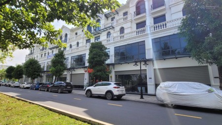 Bán căn liền kề shophouse nằm trên trục đường 52m dự án Vinhomes Ocean Park, giá 17,x tỷ