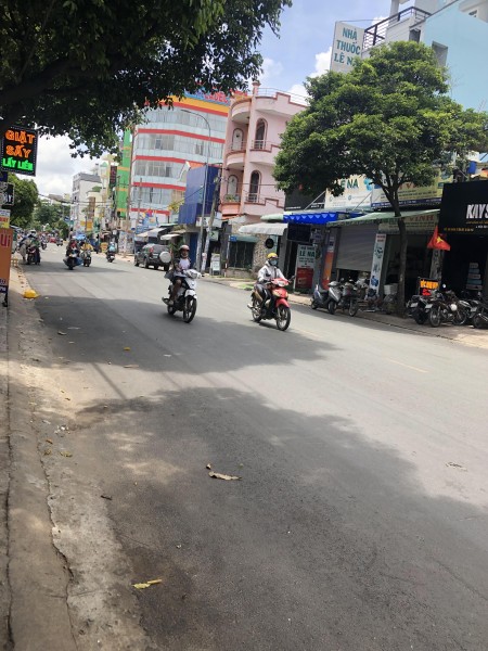 Mặt bằng lớn 100m2, Mặt Tiền đường lớn đông đúc, gần chợ Tân Hương, AEON MALL Tân Phú