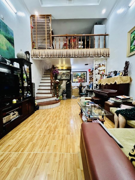 Trung tâm Đống Đa, xe ba gác đỗ cửa, ngõ nông, 38.6m2 * 4 tầng