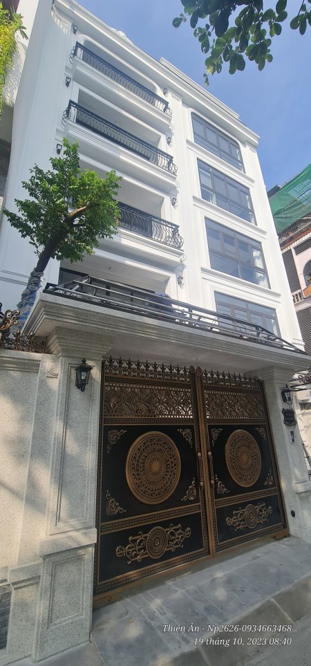 Bán toà Căn Hộ Dòng Tiền phố Nhật Chiêu, Lạc Long Quân. 8 Tầng có Hoàn Công, Ôtô vào, Doanh thu 3tỷ