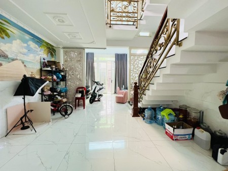 Bán nhà Tân Thắng, khu Aeon, Tân Phú, 5 tầng, 49m2, giá nhỉnh 5 tỷ.