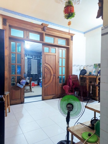 Bán nhà mặt tiền Trung tâm Linh Trung, 90m2, 4 tầng, hơn 10 tỷ.
