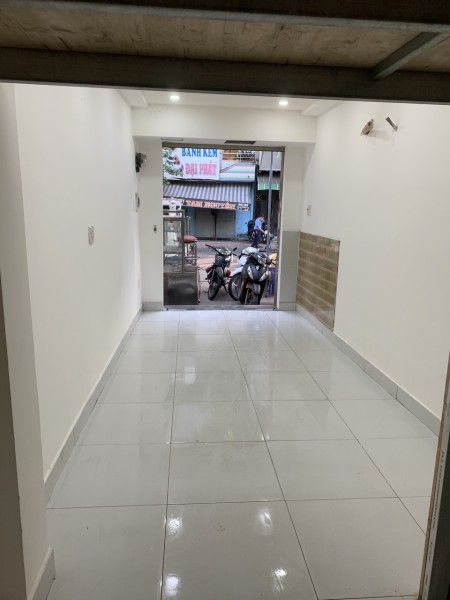 chính chủ cần cho thuê Mặt bằng 553 vĩnh khánh,lối đi riêng khu ẩm thực vĩnh khánh Q4,ở lại được