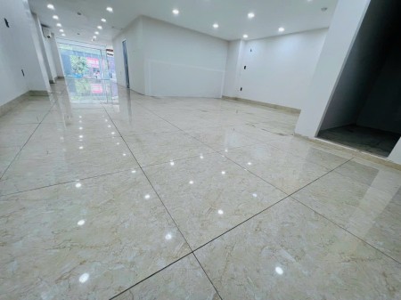 Mặt bằng mặt tiền lớn đa loại thể loại kinh doanh bao SANG ở Nguyễn Thượng Hiền, Bình Thạnh