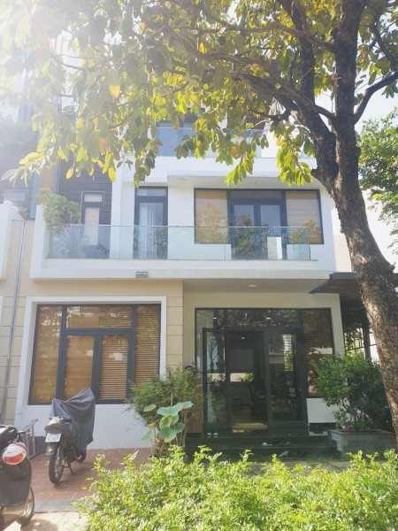 Bán biệt thự song lập LUCASTA VILLA 245m2 full nội thất tại quận 9