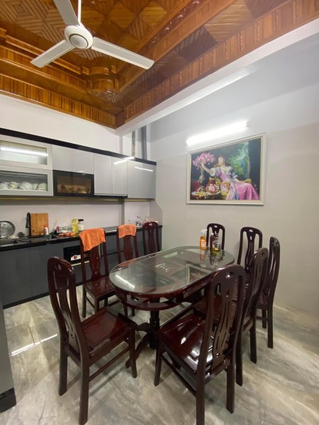 Bán nhà phố Thịnh Hào – 2 mặt ngõ – ô tô tránh đỗ - Dt47m2.Giá 10.8tỷ