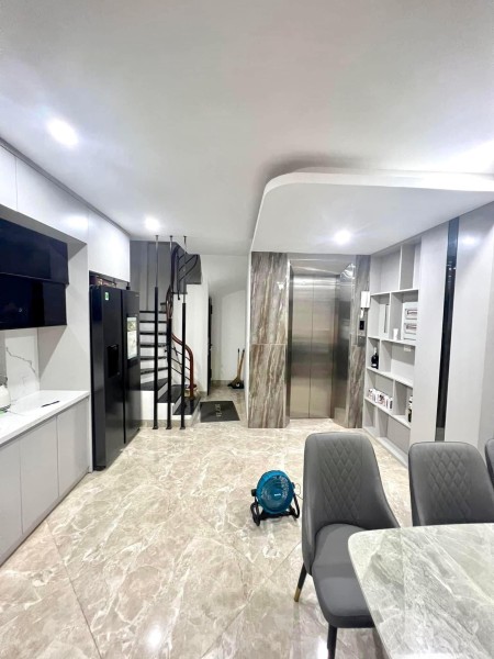 ️ NHÀ ĐẸP - THANG MÁY CHẠY VÈO VÈO - NGÕ RỘNG THOÁNG GẦN OTO 40M×6.8.7TỶ. 