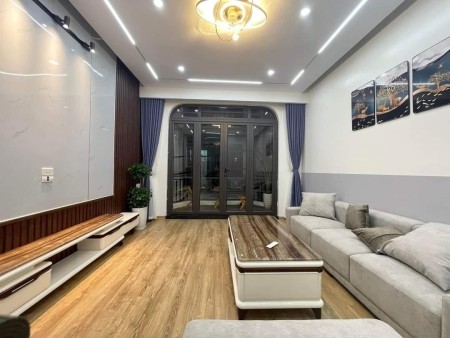 BÁN NHÀ TRẦN QUỐC HOÀN - CẦU GIẤY - GARA Ô TÔ - PHÂN LÔ VIP