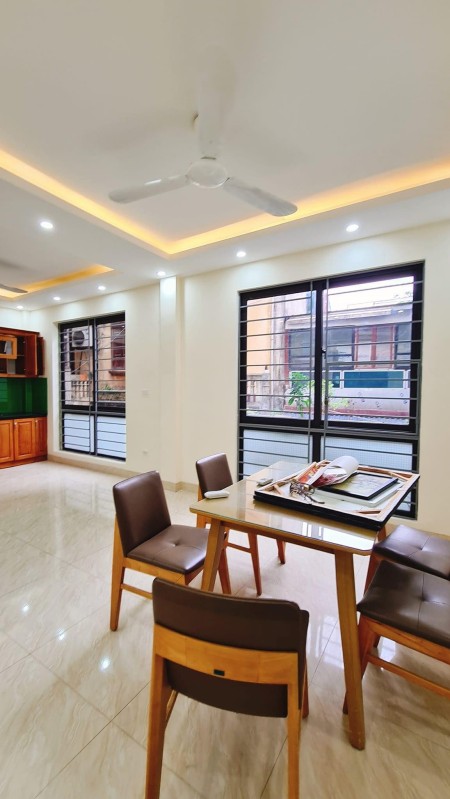Nhà phố Hà Đông 40m2, có Gara ô tô 7 chỗ, 4 tầng, mặt tiền hơn 7m, đường trước nhà ô tô tránh