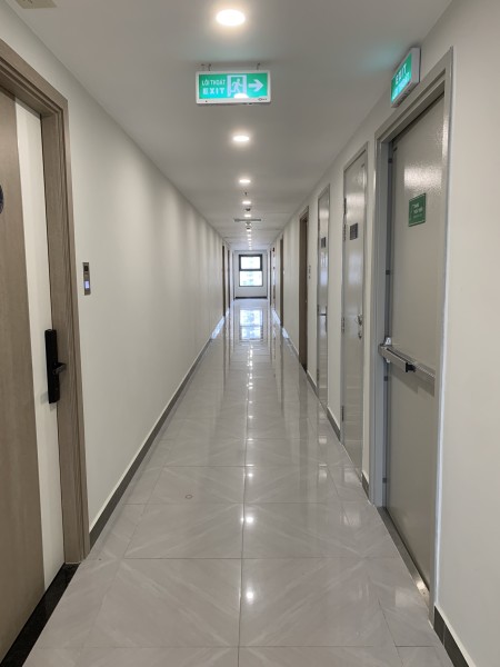 Cho thuê 2 phòng ngủ, 8.5 triệu, free phí dịch vụ, gần nhà để xe Vinhomes Smart City.