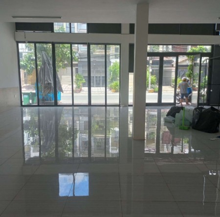 Mặt bằng 200m2 mặt tiền đường khu Phú Thuận
