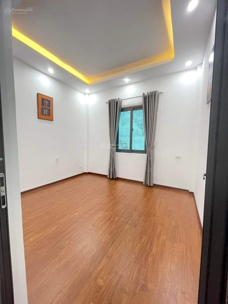 Bán nhà Tứ Hiệp Thanh Trì nhà đẹp ngõ nông rộng sát đường oto tiện ích - 50m, 4 tầng, gía 3,7 tỷ