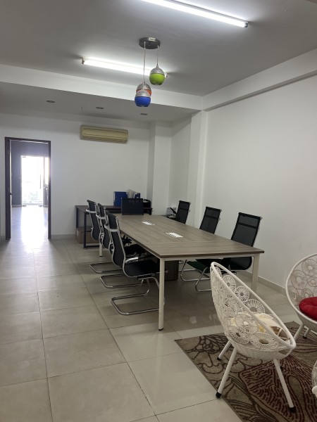 Chính chủ cho thuê văn phòng mặt tiền Nguyễn Thái Bình, rẻ nhất Quận 1.