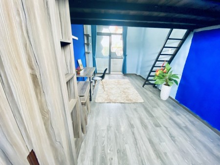 Căn hộ Duplex, đầy đủ tiện nghi, ban công thoáng mát. Dọn vào ở ngay, 5tr7 (có tủ lạnh + máy giặt)
