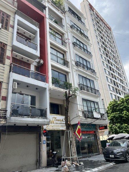 Cho thuê nhà mặt phố khu vực Cầu Giấy