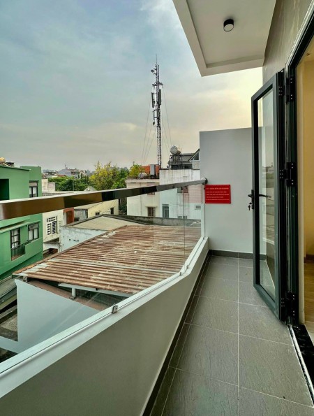 Cho thuê gấp căn hộ duplex gác 1M7 + Ban công rộng + Tách bếp