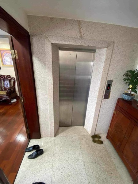 Bán nhà mặt tiền Vũ Ngọc Phan, Vỉa Hè Kinh Doanh Vô Địch, 4 mặt thoáng, DT 100m², Giá 49 tỷ