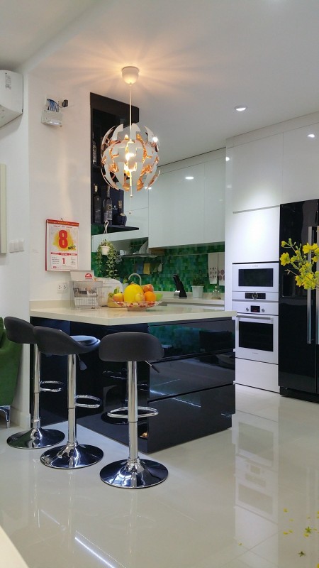 Cho thuê căn hộ chung cư Sunrise City, 3 phòng ngủ. Liên hệ: 0983839578.