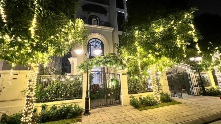 Bán biệt thự đơn lập 309m2 khu Vip Ngọc Trai nội thấ cao cấp giá 60.86 tỷ Vin Gia Lâm (0985941715)