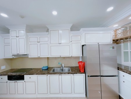 Cho thuê căn hộ chung cư Sunrise Cityview, 3 phòng ngủ, đầy đủ nội thất. Liên hệ: 0983839578.