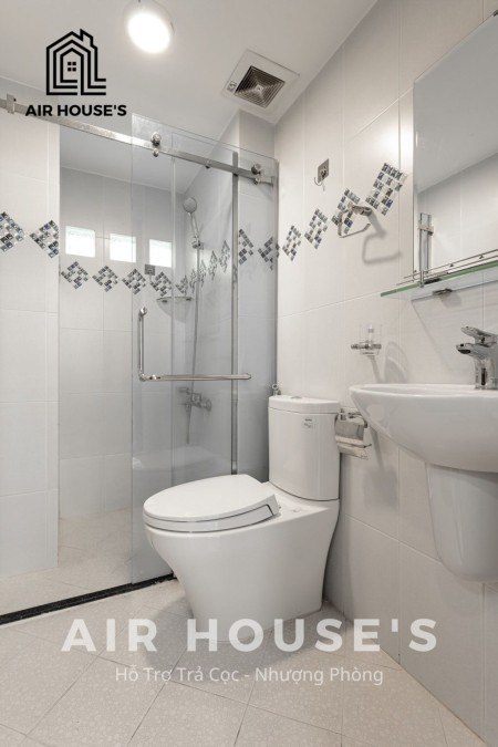Cho thuê studio ban công thoáng mát 30m2 - Ngay quận 1