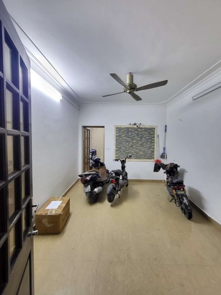 Chủ mót bán ra lộc 300 triệu cho nhà phố Hoàng Mai 50m2 giá còn hơn 4 tỷ