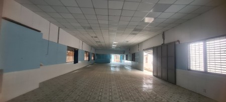 Cho thuê nhà xưởng sản xuất 1000m2 mặt tiền đường Phan Văn Hớn, Hóc Môn