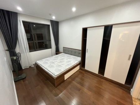 Cho thuê căn hộ 2 phòng ngủ, nội thất đầy đủ tại Vinhomes D'capitale