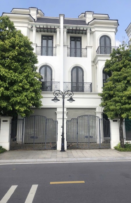 Bán biệt thự song lập Sao Biển 150m², gần hồ Ngọc Trai, giá 24.8 tỷ Vin Gia Lâm (0985941715)