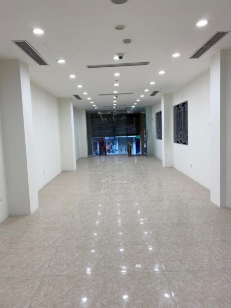 Cho thuê 100m2 văn phòng tại mặt phố Khâm Thiên - Quận Đống Đa