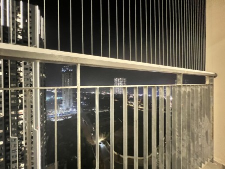 Bán căn hộ 2 pn tầng trung với view thoáng mát tại dự án Vinhomes Smart City với giá 2.450 tỷ
