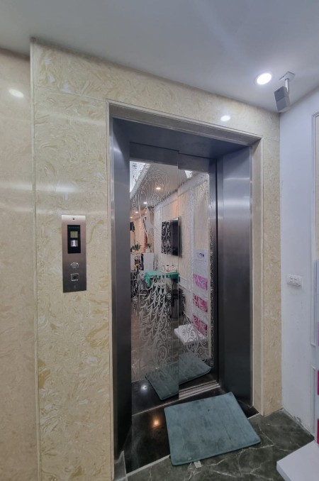 Bán nhà phố Nguyên Hồng – Phân Lô - Vỉa Hè – Ô tô tránh đỗ , nội thất nhập, DT 62m²