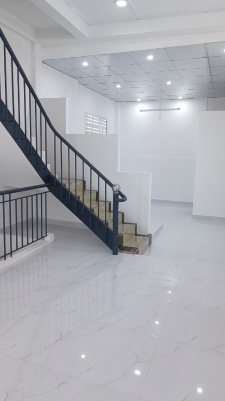 Bán nhà mới xây mới 100 % thổ cư sổ hồng đầy đủ