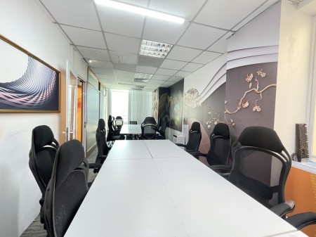 Cho thuê văn phòng sàn 153m2 sát Landmark 81 tại Bình thạnh