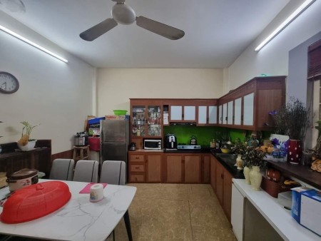 Bán nhà mặt ngõ rộng Nguyễn Đức Cảnh, 55m2 hiếm có khó tìm, giá 5 tỷ 3.