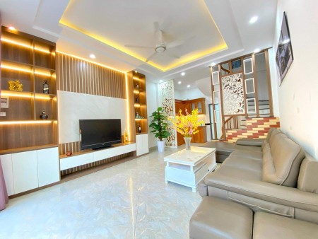 Bán nhà Vạn Phúc, Hà Đông 32m² x 5 tầng nội thất lung linh, ô tô đỗ cửa, cách chợ chỉ 10m