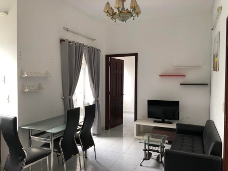 Cần cho thuê gấp căn hộ Ngọc Khánh Quận 5, Dt : 67 m2, 2PN, có Nội Thất, Giá : 9.5 tr/th,