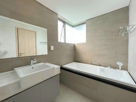 Căn hộ 3PN 119m2 Alnata - Celadon City - Tầng 11,View Đông Bắc, giá gốc chỉ 5.3 Tỷ, chênh lệch thấp
