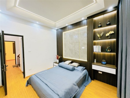 Bán nhà 4 tầng phố Phương Mai - Đống Đa, giá 5.5 tỷ