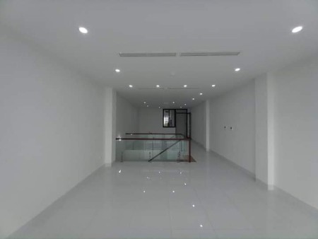 Bán tòa nhà đẹp 8 tầng mặt phố Nguyễn Ngọc Nại - Thanh Xuân, giá 35 tỷ
