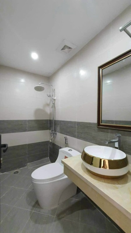 Thang máy - Ô tô chạy ra ngay Hồ Đền Lừ - Hoàng Mai 6 tầng mặt tiền 4m giá 6 tỷ