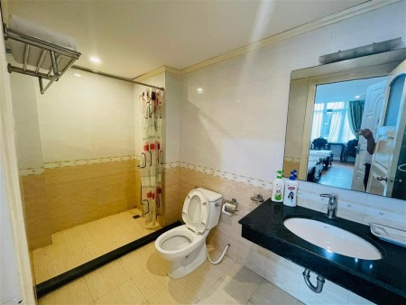 Bán nhà 5 tầng mặt phố Nguyễn Văn Lộc - Hà Đông, king doanh sầm uất, giá 31 tỷ