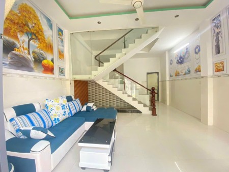 Nhà ngay chợ đầu mối góc 2MT đường ô tô 6m chỉ 3,2 tỷ TL