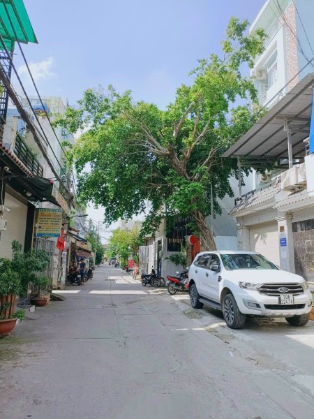 Bán nhà xinh giá đẹp cạnh Aeon Tân Phú - 2 tầng - diện tích 6x7m - giá 3,5 tỷ.